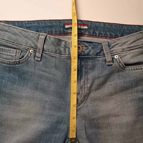 Tommy Hilfiger Jeans Size 4 Low Rise Skinny Leg Medium Wash Geometric Detail - Picture 8 of 10